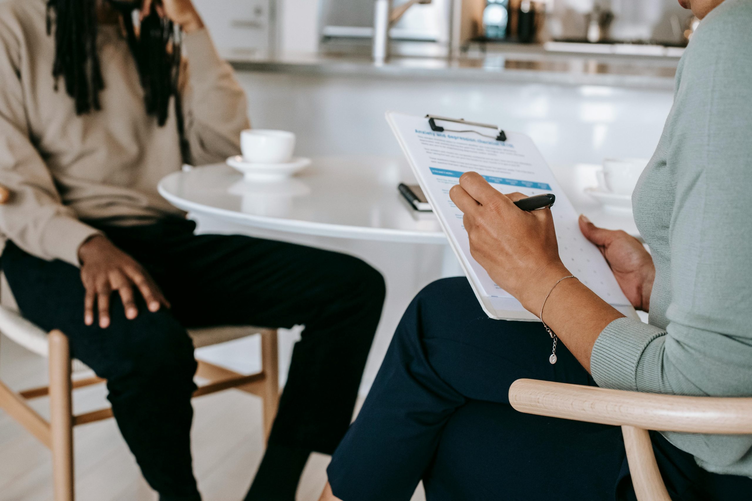 Employment Lawyer vs. HR: When to Seek Legal Help for Workplace Issues